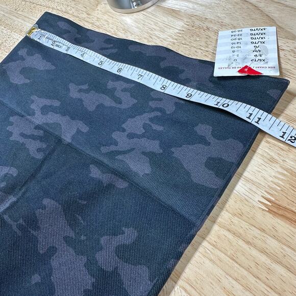 Spanx NWT Seamless Leggings Cotton Black Camo FL3515 Size XS Slimming Shaping - Picture 8 of 10